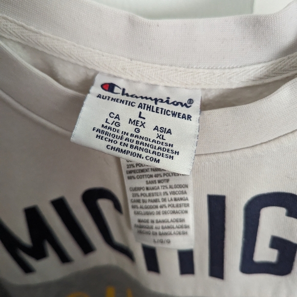 Michigan Wolverines Sweatshirt - Picture 3 of 3